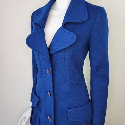 1960s Mod wool coat with fantastic large collar and statement pockets, Size S/M / 60s wool coat / 60s Mod shops coat / Small Medium 34B 36B