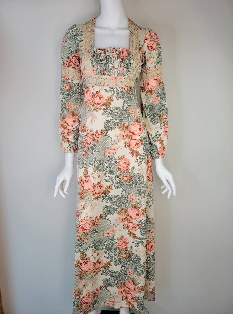Lace Trimmed Floral DressサイズS c5760440-3668-4893-b9e5-