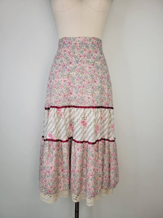 Vintage 1970s floral prairie skirt, Size S / Gunn… - image 2