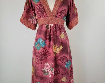 1970年代のヴィンテージ、ピーカブースリーブ付きレーヨン花柄ドレス