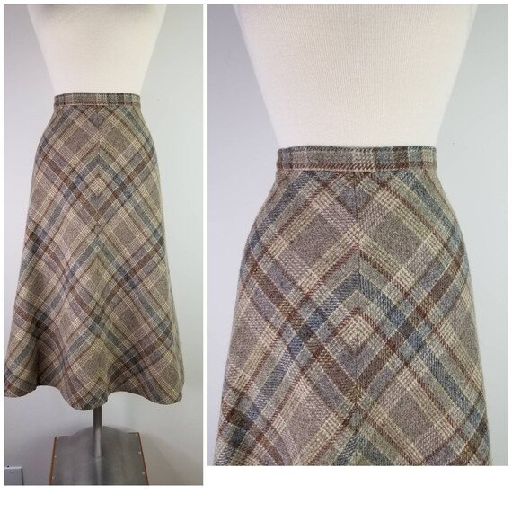 Vintage 1970s Size L wool plaid chevron A-line ski