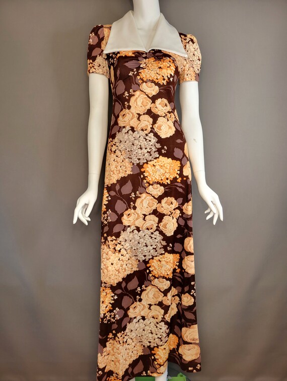Vintage Floral Long Sleeves Ruffled Maxi Dresses main image 0