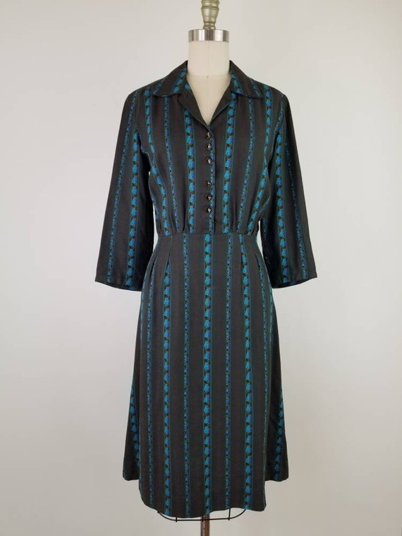 Vintage 1950s floral stripe rayon dress, Size M /… - image 2