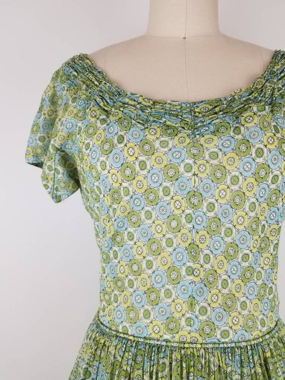 Vintage 1950s green fit and flare dress, Size S /… - image 7