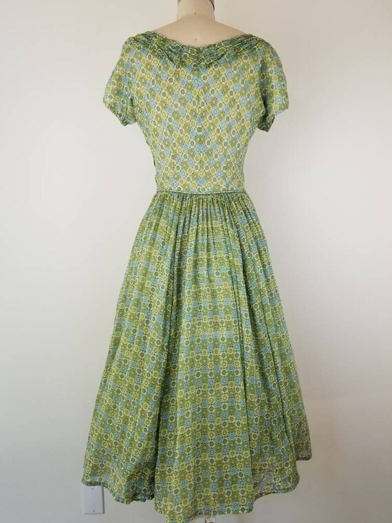 Vintage 1950s green fit and flare dress, Size S /… - image 4