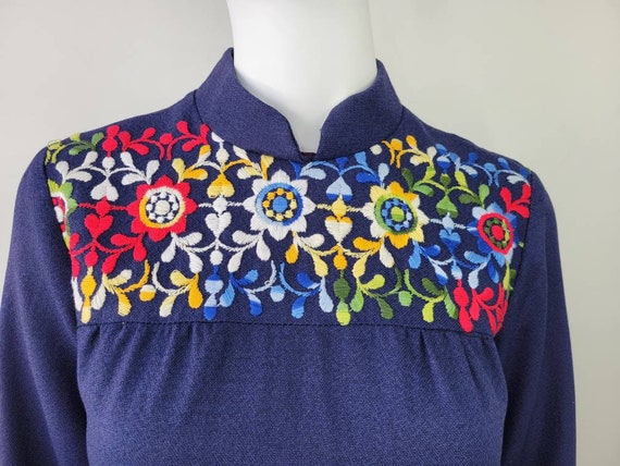 Vintage 1960s floral embroidered mini dress Size … - image 8