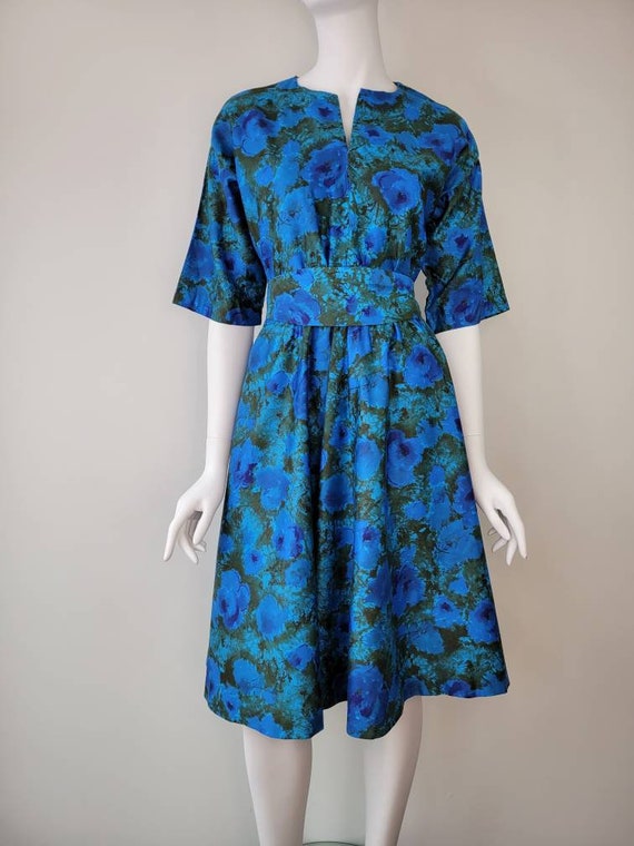 Vintage 1950s 1960s blue rose print cotton sateen… - image 3