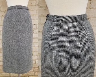 Vintage 1950s wool tweed pencil skirt, Size XS/S / 1950s wool pencil skirt / 50s pencil skirt / Tweed Checkered / Fall Winter XS Small S 24W