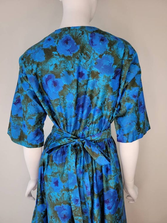 Vintage 1950s 1960s blue rose print cotton sateen… - image 8