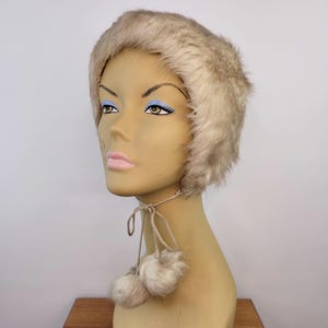 1960s White Fur Hat - Etsy Australia display picture 1