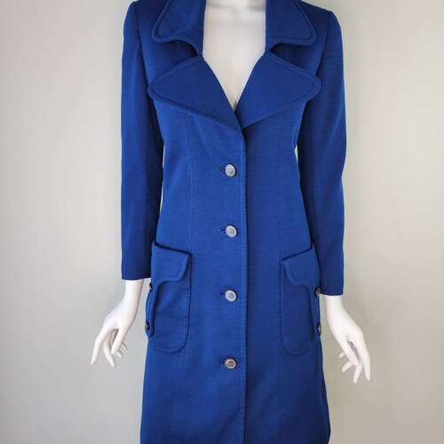 1960s Mod wool coat with fantastic large collar and statement pockets, Size S/M / 60s wool coat / 60s Mod shops coat / Small Medium 34B 36B