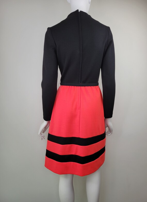 Vintage 1960s wool color block dress, Size S 26W … - image 4