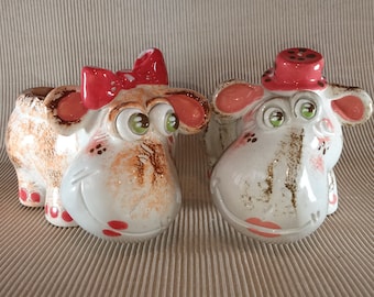 A set of two. Little hippo. A hippo-shaped flower pot. Cache-pot for flowers. Deep plate for sweets!  A fun gift! Pot of various shapes.