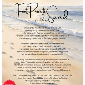 Peut inclure: Une impression style aquarelle montrant une plage avec des vagues et des empreintes de pas dans le sable. Le texte indique : Footprints in the Sand, suivi du poème complet décrivant un rêve sur la marche avec le Seigneur et la signification des pas.