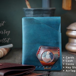 Tauruscamp Getreidebrieftasche mit AirTag Halterung. Minimalistische Geldbörse. Münzbeutel, Schlüsselschlitz, Weihnachtsgeschenk, AirTag-Geldbörse, freie Personalisierung