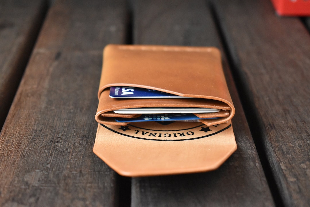 Tauruscamp GrainWallet with AirTag Holder. Minimalist Wallet. Coin Pouch, Key Slot, Christmas Gift, AirTag Wallet, Free Personalization