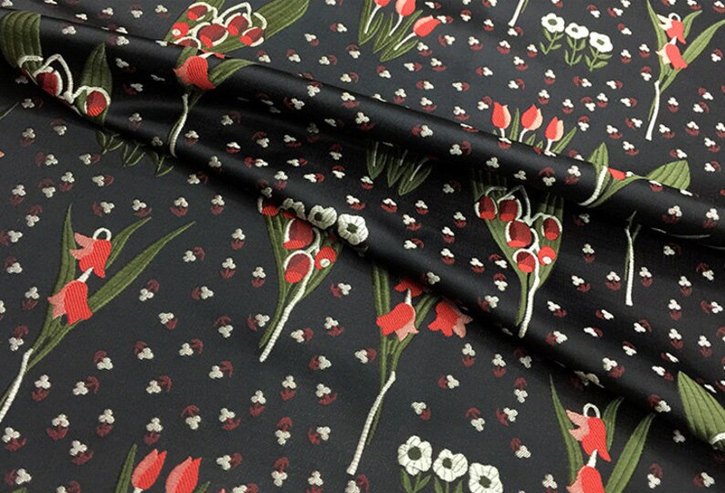 Tissu noir de vêtements de brocart floral de 0.5m, tissu de satin, modèle doux de fleur pour la robe, jupe, manteau Largeur 160cm image 5