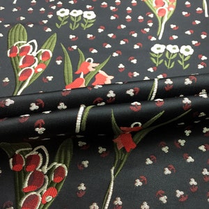 Tissu noir de vêtements de brocart floral de 0.5m, tissu de satin, modèle doux de fleur pour la robe, jupe, manteau Largeur 160cm image 2