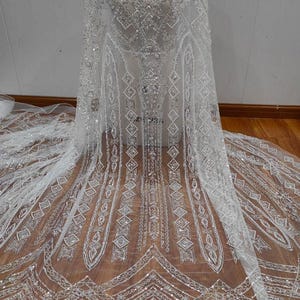 1 Yard Luxuriöse Perlen Floral Gestickte Spitze Stoff für Kleid, Pailletten Perlen Blumen Abendkleid Spitze, Hochzeit Brautkleid Spitzenstoff