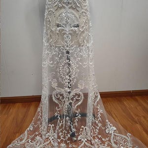 1 Yard luxuriöse Perlen gestickte Blumenspitze Stoff für Brautkleid, off white Abendkleid Spitzenstoff, Hochzeitskleid Spitzenstoff