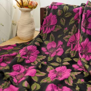 1 Yard Elegant Pfirsich Relief Blumen Brokat Kleidung Stoff Hohe Rost Große Blume Muster Satin Stoff für Kleid Rock Anzug Mantel