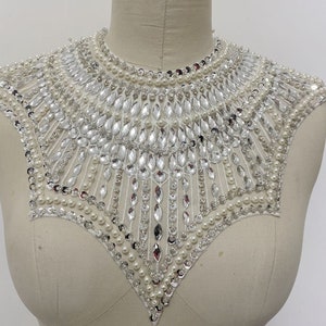 Luxuriöser handgefertigter Strass-Applikations-Aufnäher mit Perlenkragen, hellweißer Diamant-Brautkleid-Abschlussball-Kleid-Accessoires