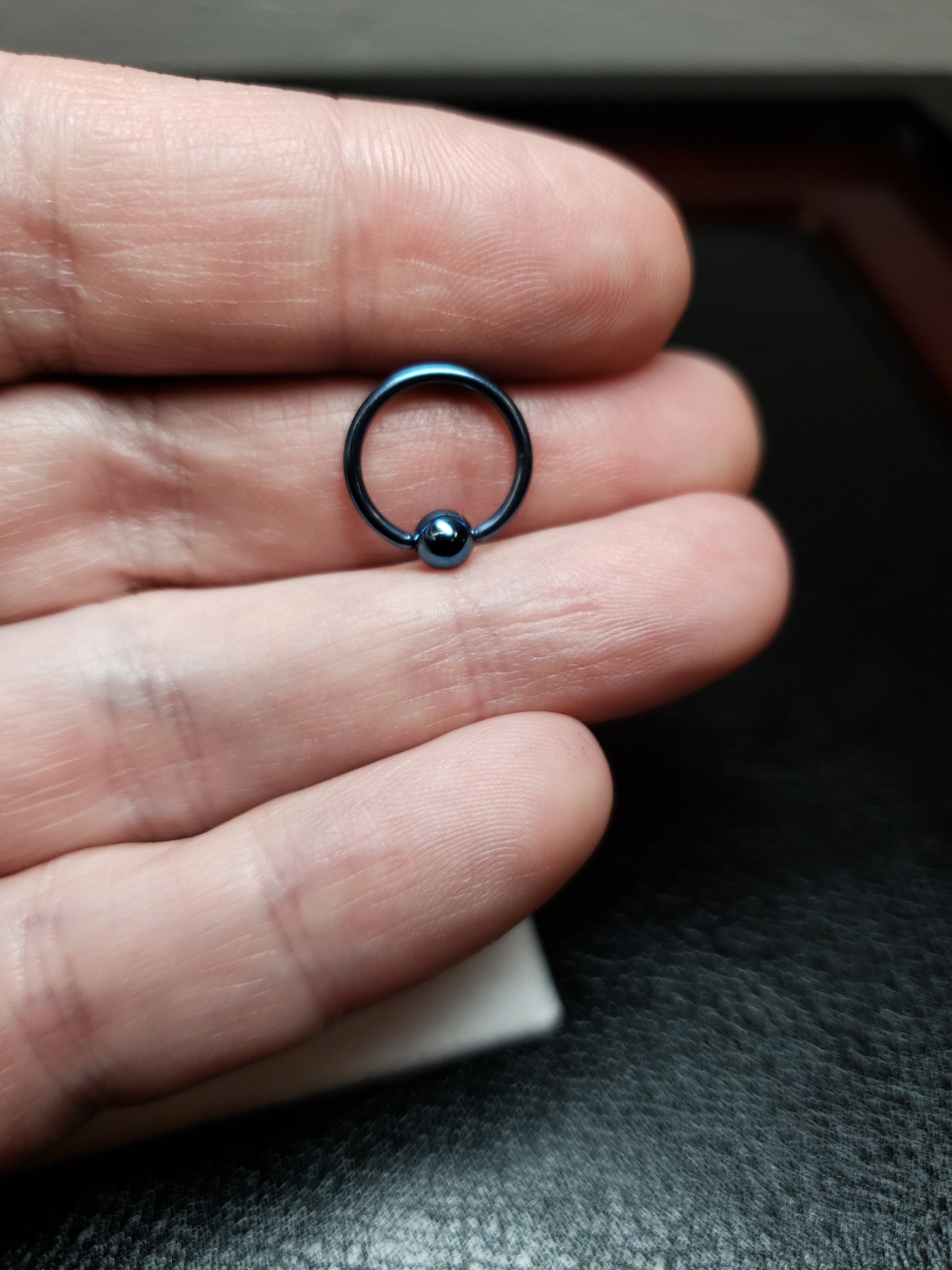 4 Ga MsPiercing Titanium Anodized Black Captive Bead Ring
