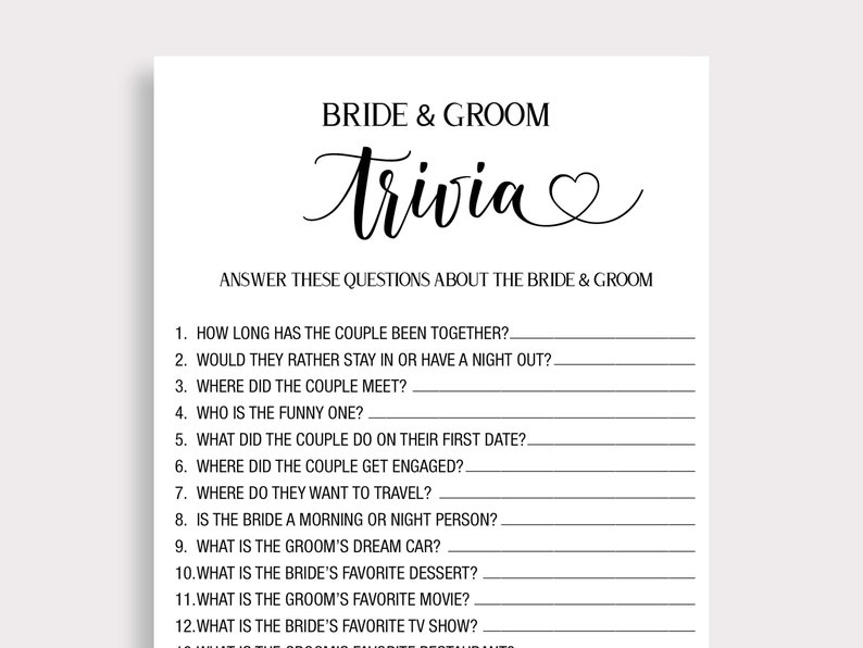 Może przedstawiać: Drukowana gra na wiecz&oacute;r panieński zatytułowana "Bride & Groom Trivia". Gra zawiera 12 pytań o parę, takich jak: jak długo są razem, gdzie się poznali i jaki jest ich ulubiony film.