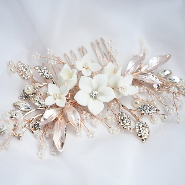 Rose gold floral hair comb Pink gold hair clip with flowers Bridal flower head piece Flower hair comb Wedding hair comb with white flowers