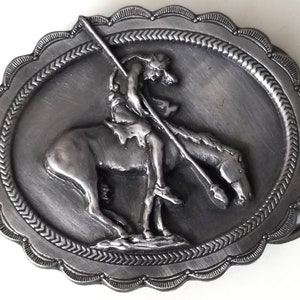 1982 Siskiyou Pewter belt buckle featuring &quot;The Saga of the American Indian&quot;