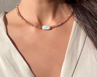 Dainty Sunstone beaded necklace with Keshi Pearl, Delicate and Minimalist necklace, Sunstone and Pearl choker, Gift for her