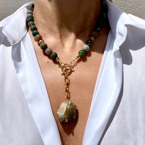 Moss Agate beaded necklace with raw Agate pendant, Handmade gemstone jewelry, Healing necklace, Gift for her