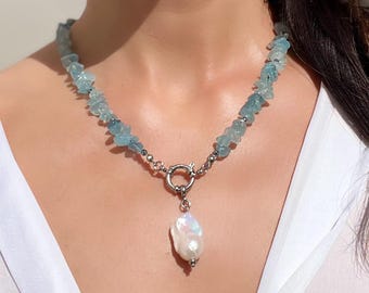 Halsband med akvamarinflisor och avtagbart barockpärlhänge, Akvamarin och pärla, Present till henne