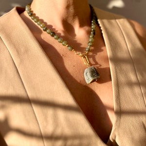 Labradorite beaded necklace with raw Labradorite pendant, Handmade gemstone jewelry, Natural stone necklace, Gift for her