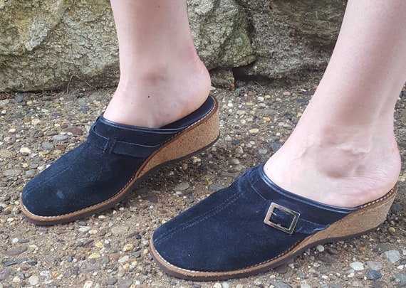 clogs 90s fashion