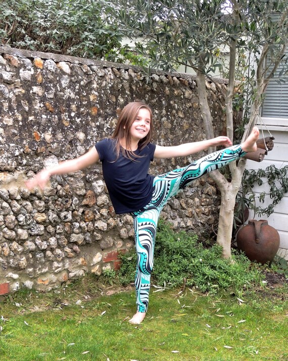 Moov Leggings + Cycle Shorts (3-12y) Kids Sewing Pattern - Dhurata Davies Moov Leggings + Cycle Shorts (3-12y) Kids Sewing Pattern - Dhurata Davies
