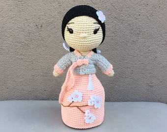 muñeca tejida