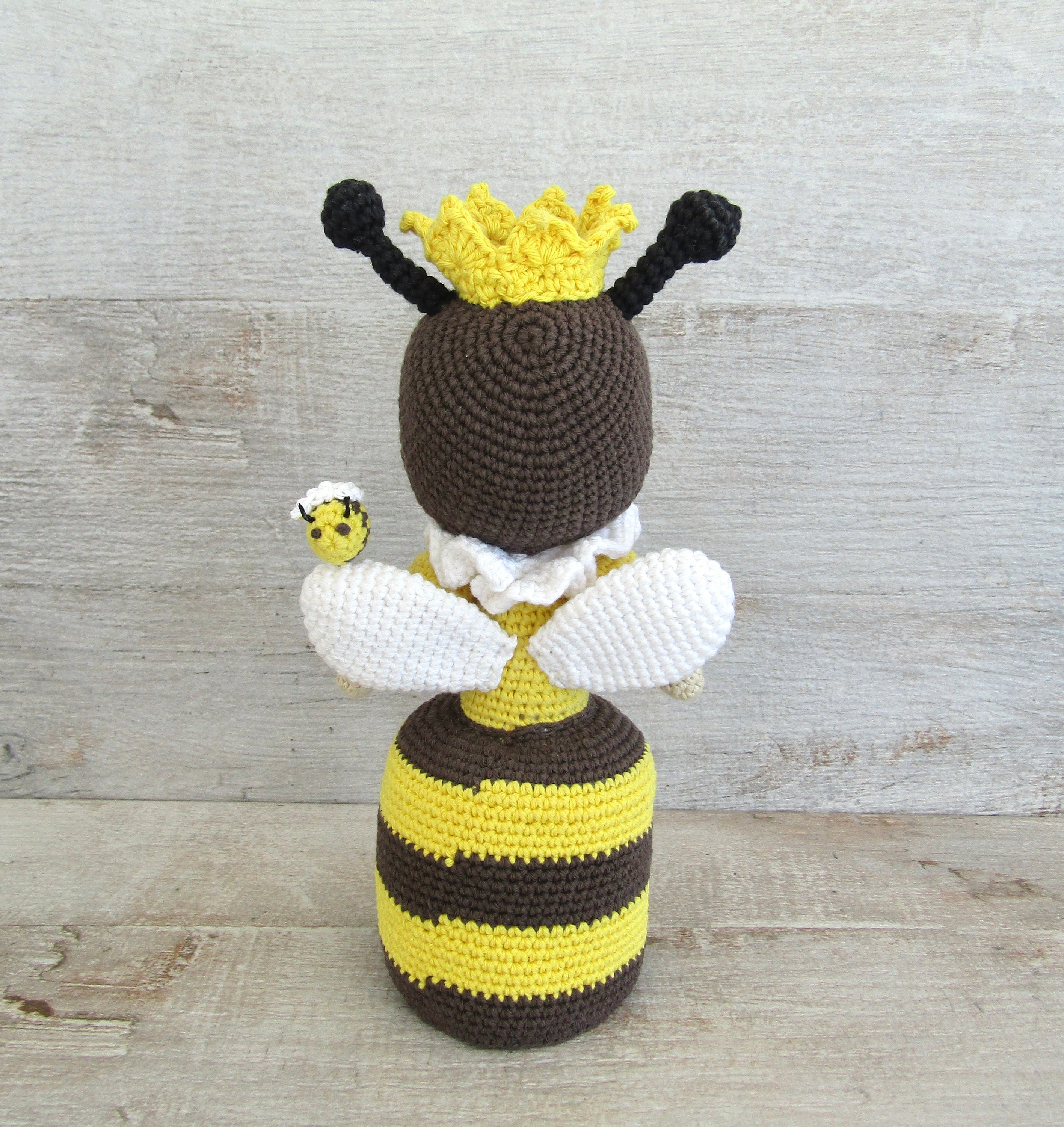 Amigurumi Crochet Doll Queen Bee Pattern - Patrón Ganchillo Amigurumi ...