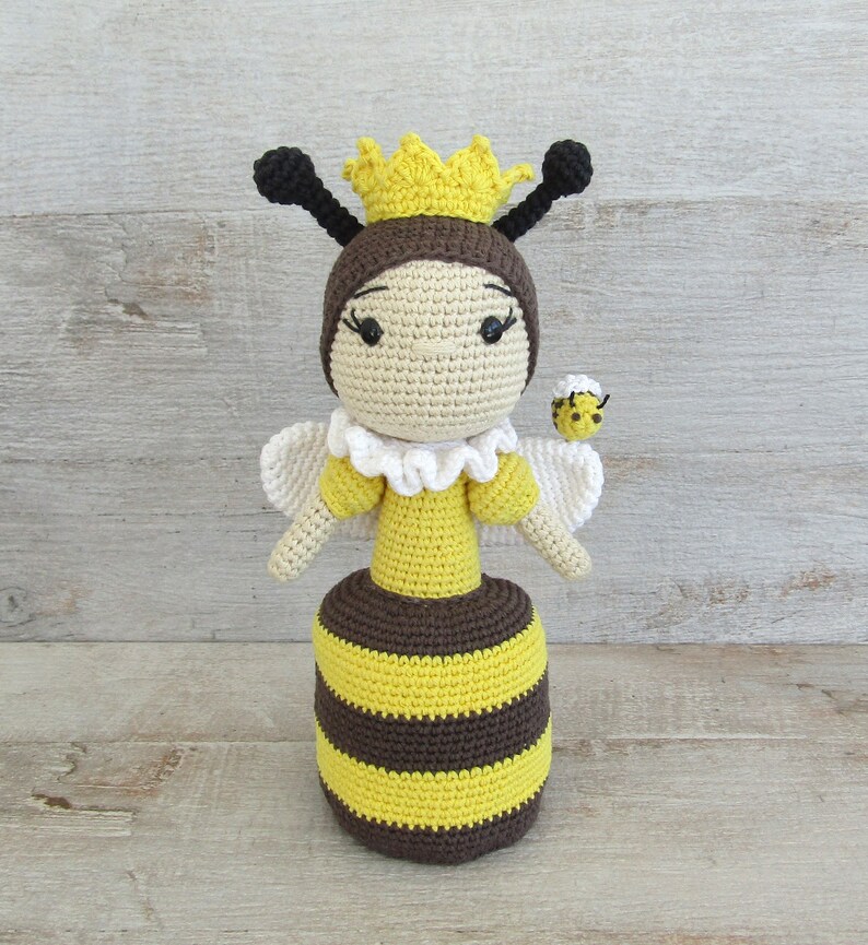 Amigurumi Crochet Doll Queen Bee Pattern - Patrón Ganchillo Amigurumi ...