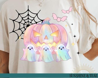 Halloween retro iridiscente PNG, Temporada espeluznante PNG, Calabaza de Halloween moderna persiguiendo fantasmas PNG, Vibras otoñales, Camiseta divertida de fantasma Boo, purpurina