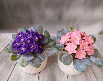 Violette en pot-Fleur en pâte polymère-Fleur en porcelaine froide-Composition florale-Fleur réaliste-Fleur au toucher réel-Sculpture botanique
