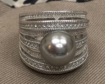 Sale Sterling silver pearl ring Large everyday ring,Pearl Cocktail ring Two tones gemstone ring Vintage Ring Mother of pearl cable ring