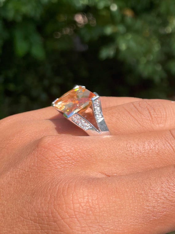 Large Clear Emerald-Cut Statement Ring – Size 10.… - image 4