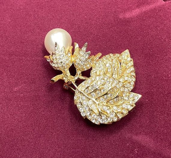 Signed Erwin Pearl gold tone leaf pearl  brooch w… - image 1