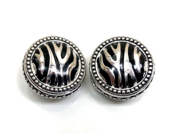 Silver tone clip on and pierced round earrings 20… - image 1