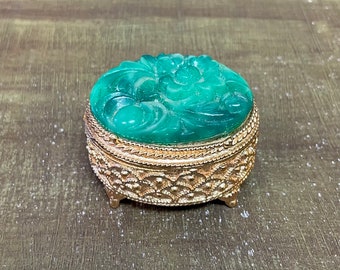 Vintage Florenza pill box with faux jade lid curving.#804B3.Free shipping!!!