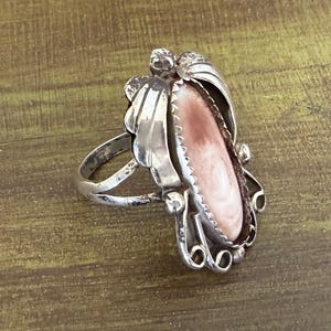 Vintage Navajo signed FD pink mop sterling silver ring size 7.5.#267T2. Free shipping!!!