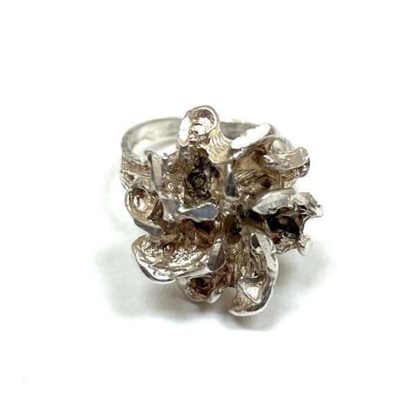 Sterling silver flower nugget ring 5 1/2.#200772T2.Free shipping!!!