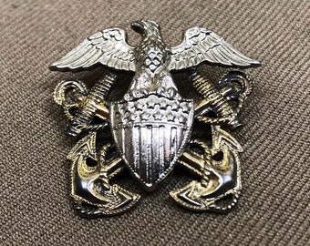 U.S Naval WOMEN Recruit Training Center Lapel Pin-Button brooch W/Safety Clasp 