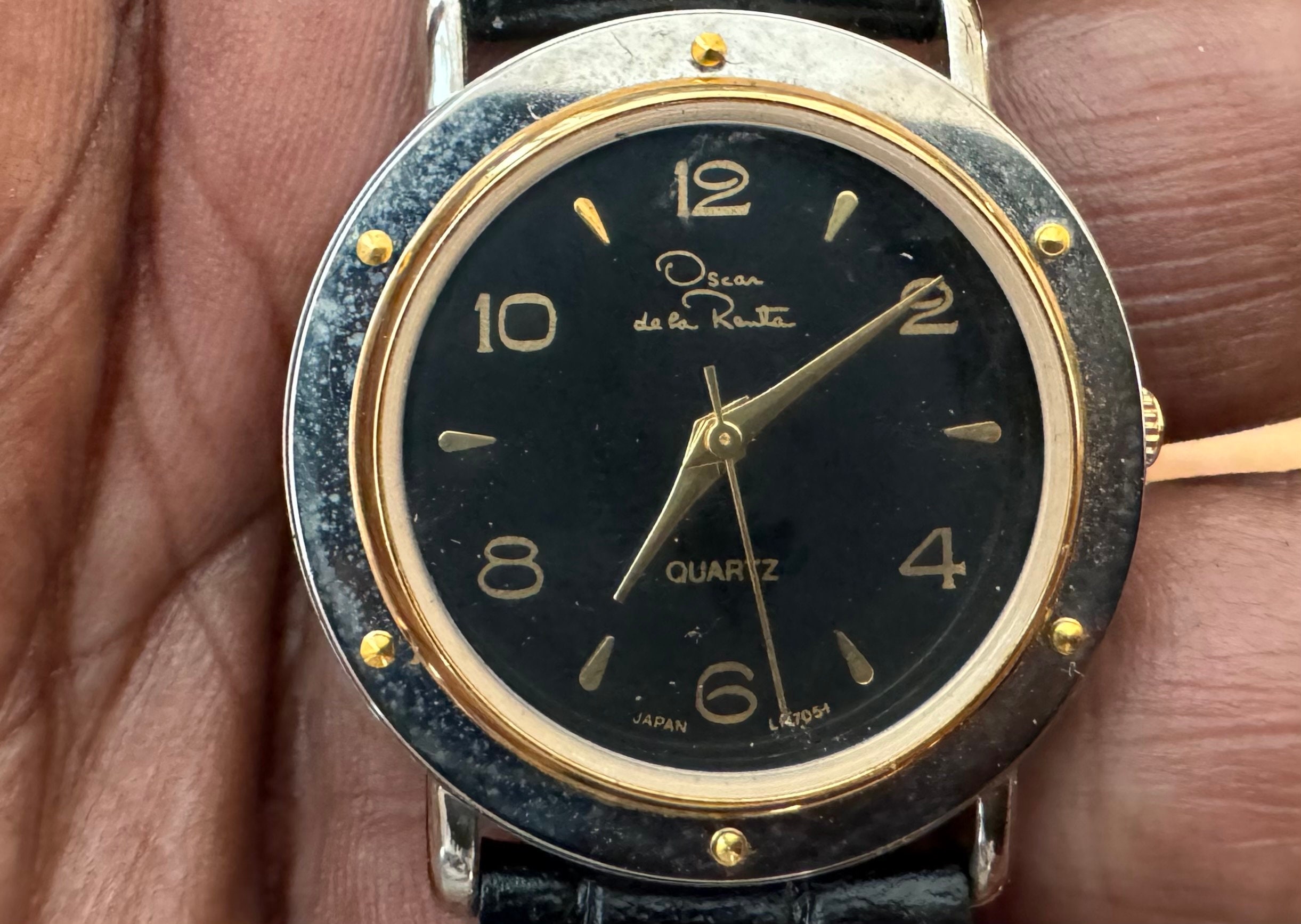 Oscar de la Renta Watch Silver Black Leather Watch Vintage Oscar de la Renta Watch Mens 35mm Silver Tone Black  main image 2